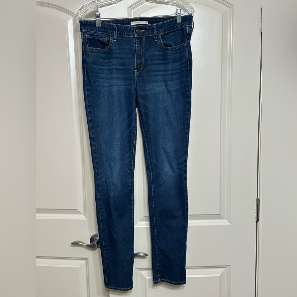 Classic Blue Women's Levi Jeans
